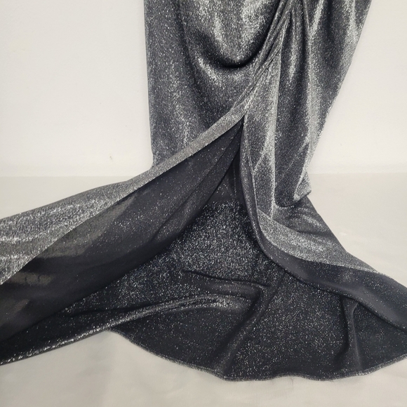 Vince Camuto Elegant Silver Long-Sleeve Dress - Picture 4 of 16